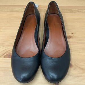 Vionic Black Leather Ballet Flats